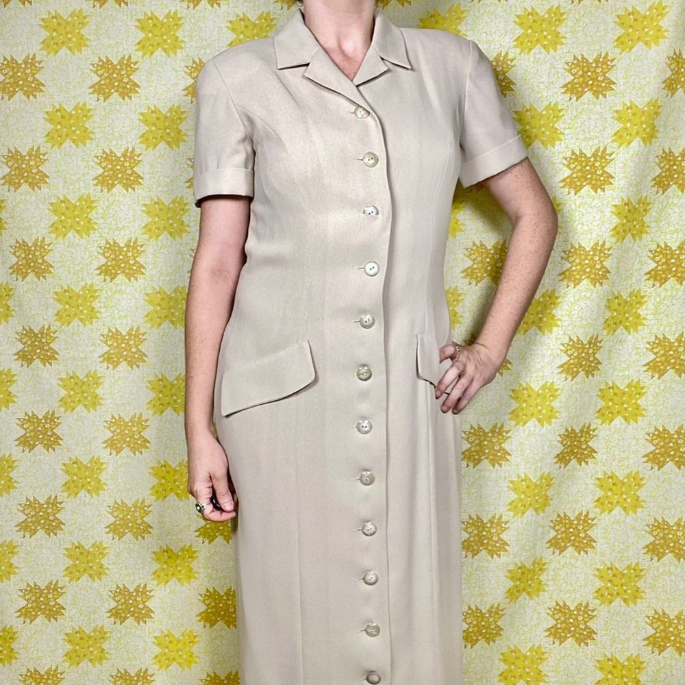 Vintage 90s cream colored button down maxi dress 🌼
